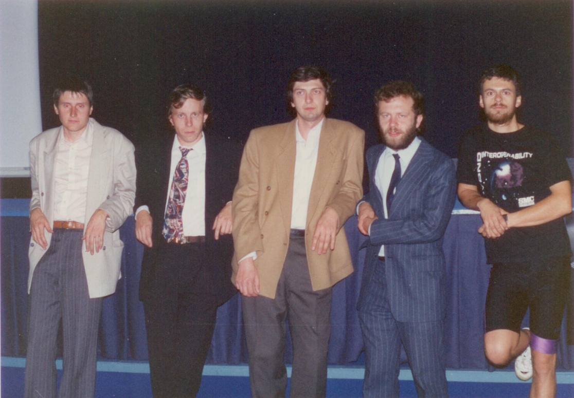 Na fotografii z roku 1993